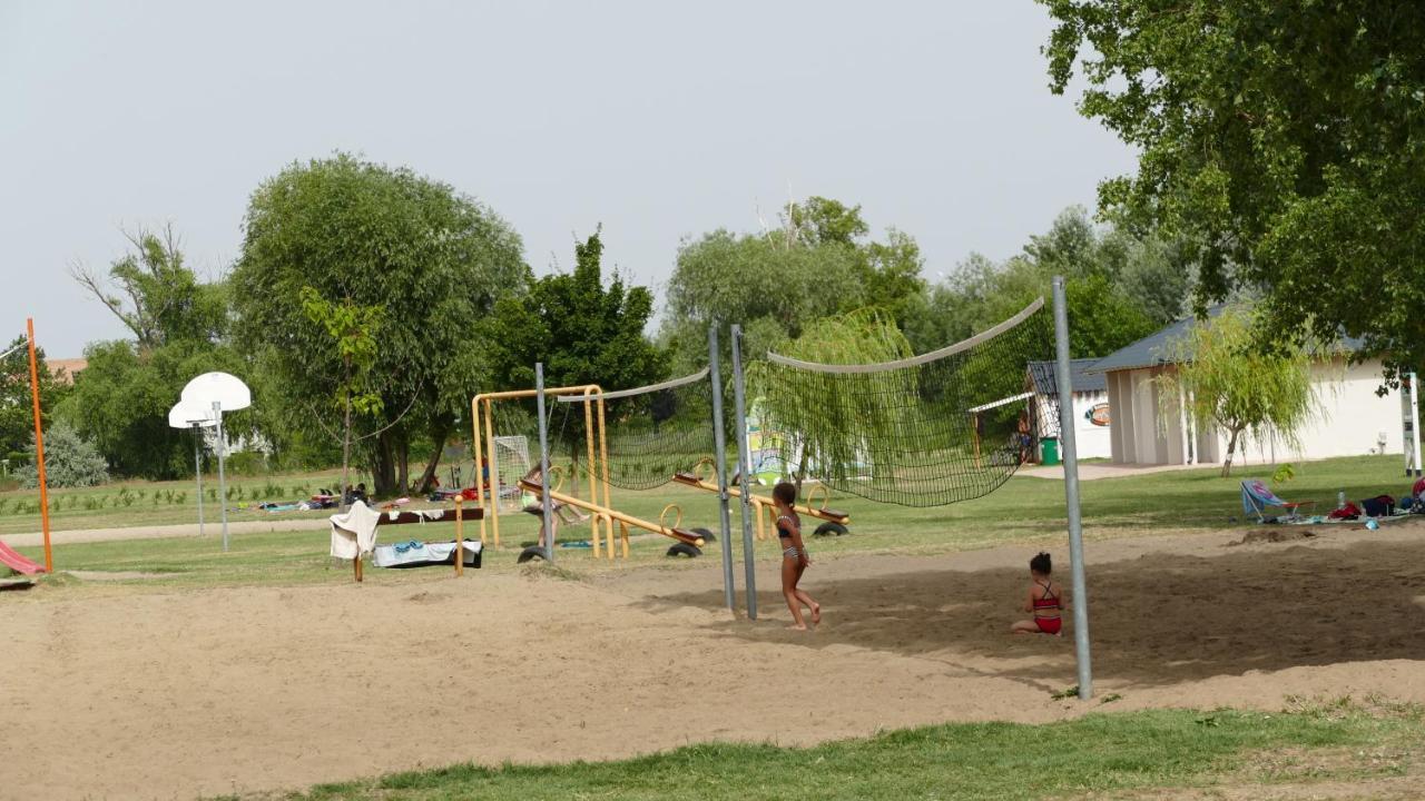 Hotel Familia Camping Balaton Balatonoszod Exterior foto